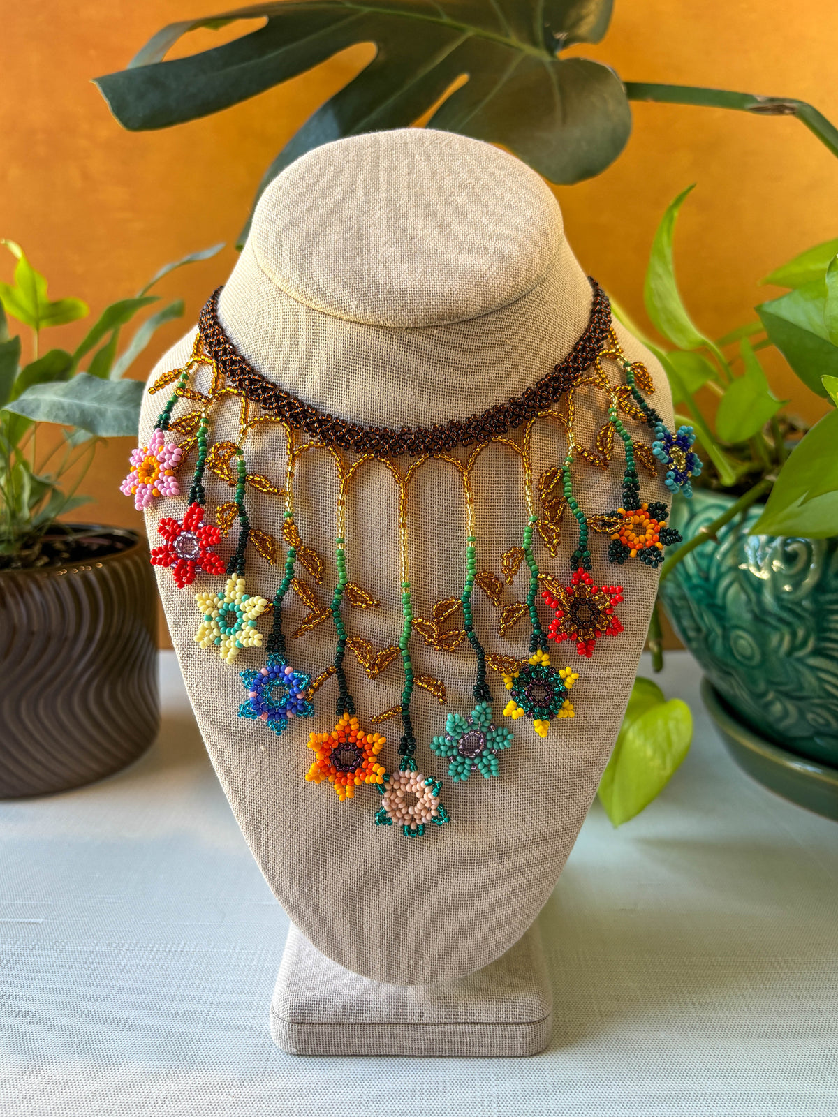 Jardín Bib Necklace