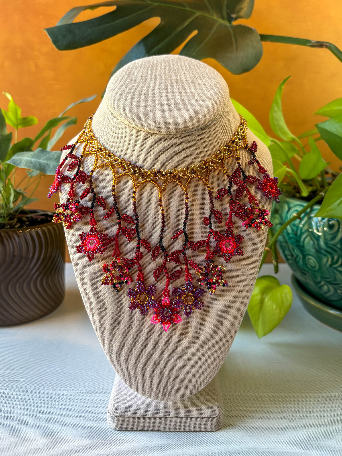 Jardín Bib Necklace