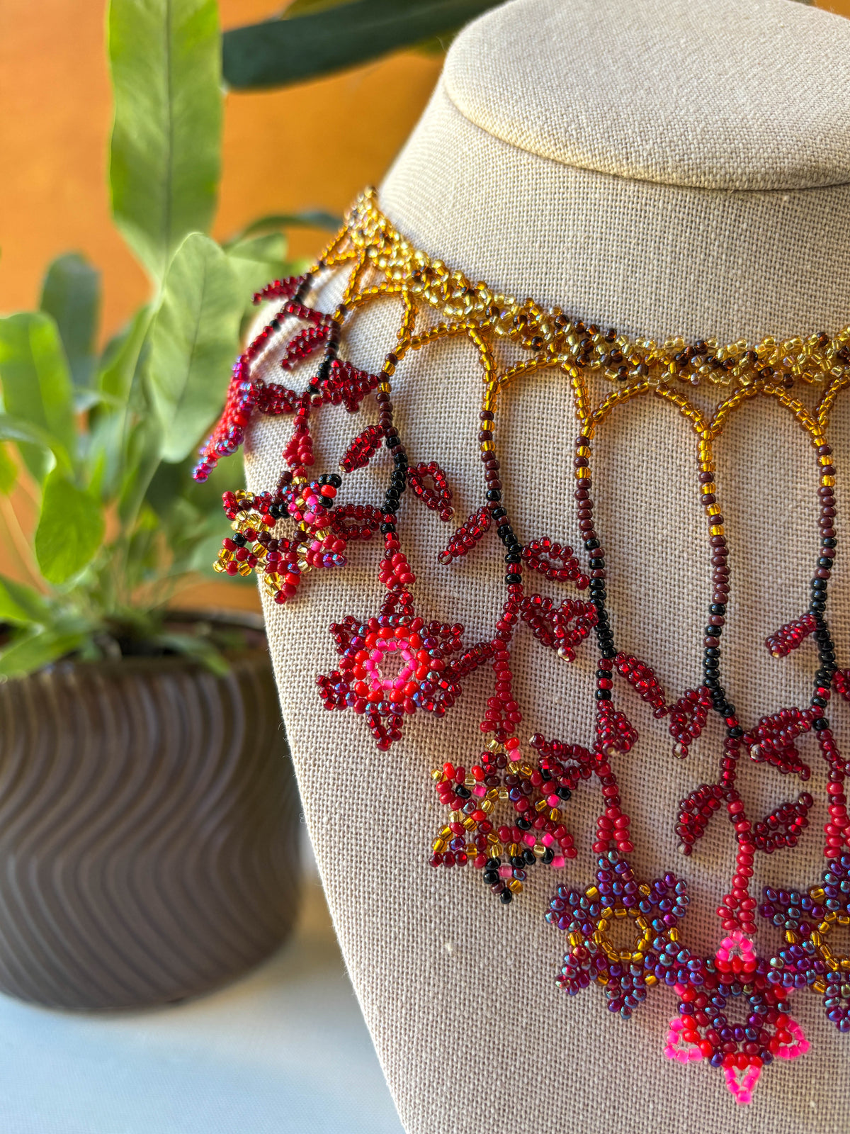 Jardín Bib Necklace